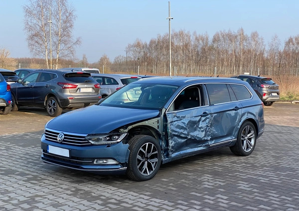 Volkswagen Passat cena 30900 przebieg: 232182, rok produkcji 2015 z Łapy małe 379